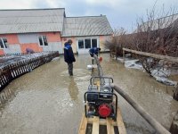 Мэрия Кызыла четвертые сутки ведет борьбу с паводковыми водами в частном секторе Правобережного микрорайона города