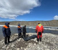 В Туве спасатели вытащили из воды бездыханное тело пропавшей ранее женщины