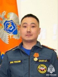 В Туве неравнодушный водитель спас пытавшуюся спрыгнуть с моста девушку