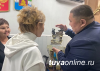 Сенатор Дина Оюн познакомилась с “Агальматолитовой комнатой” в школе Чаа-Хольского кожууна Тувы 