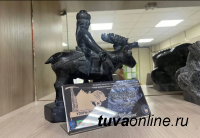 Сенатор Дина Оюн познакомилась с “Агальматолитовой комнатой” в школе Чаа-Хольского кожууна Тувы 