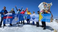 Самую высокую точку Тувы покорили опытные альпинисты и новички в честь 80-летия Великой Победы