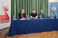 Тренер из Санкт-Петербурга Иван Николаев провел 3-дневную тренировку для вратарей набирающего обороты в Аргентине хоккея с шайбой