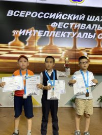 Первые места в тувинском этапе фестиваля "Интеллектуалы Сибири" заняли спортсмены ЦДО Кызыла