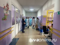 Сенатор Дина Оюн проверила ход строительства крупного социального объекта в Каа-Хемском кожууне Тувы