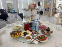 В Туве три пары молодоженов за свадьбы без алкоголя получили по 100 000 рублей