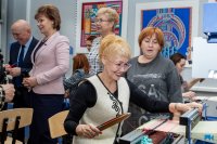 Мастер-класс валяния из шерсти провели для сенаторов в РГУ им. Косыгина