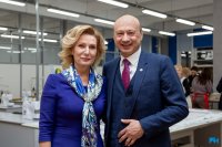 Мастер-класс валяния из шерсти провели для сенаторов в РГУ им. Косыгина