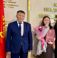 В Кызыле наградами отметили лучших учителей города