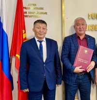 В Кызыле наградами отметили лучших учителей города