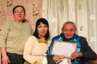 В День отца в сумоне Бай-Даг чествовали многодетного отца, деда и прадеда Барлыка Даваа