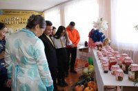 В Тес-Хемском районе Тувы инициативные родители открыли школьную теплицу