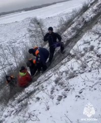 В Туве сотрудники МЧС спасли сорвавшихся с горы людей