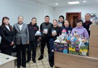 В Туве осужденные колонии-поселения выступили Дедами Морозами для семей в трудной жизненной ситуации