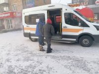 В Кызыле с утра -42°, соцработники Тувы в морозы поддерживают бездомных горячими обедами