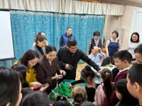 В Туве ученые ТИКОПР рассказали школьникам о традиционных методах добычи чонар-даша - мягкого камня