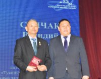 Литературоведу Василию Салчаку присвоено звание "Заслуженный работник Республики Тыва"