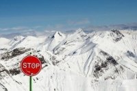 МЧС Тувы предупреждает туристов и жителей республики о лавинной опасности в горах