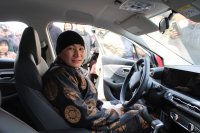 Фонд "Защитники Отечества" передал ветерану боевых действий из Тувы автомобиль с ручным управлением