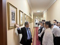 В парламенте Тувы открыта фотовыставка о работе тувинских медиков в зоне СВО