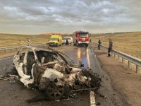 В Туве рядом с с. Сесерлиг в столкновении легковушки с бензовозом погиб водитель легкового автомобиля