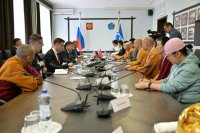 Глава Тувы провел встречу с делегацией Китая на Буддийском форуме