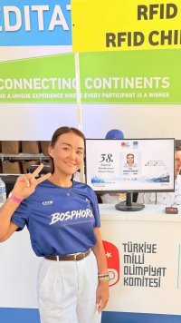 Спортсменки из Тувы успешно преодолели воды Босфора и получили статус межконтинентальных пловцов